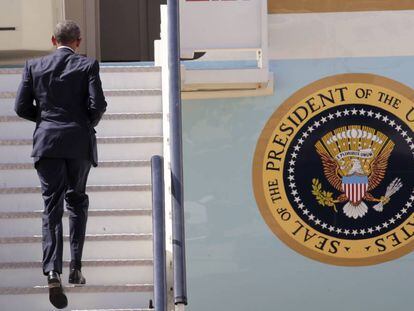 El presidente de EEUU, Barack Obama, sube al Air Force One en la base a&eacute;rea de Torrej&oacute;n de Ardoz (Madrid), para partir hacia la base naval de Rota
