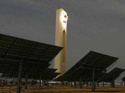 Una de las plantas solares de Abengoa en Sevilla