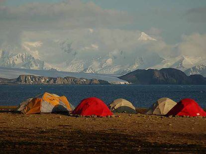 El campamento español en la península de Bayers (Isla Livingston) en la Antártida.