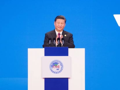 El presidente chino, Xi Jinping, durante la ceremonia de inauguración de la feria global de importación. En vídeo, declaraciones de la portavoz china de Exteriores.