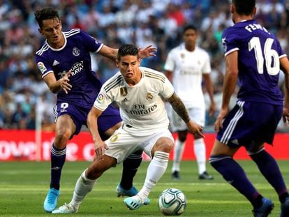 James Rodríguez controla el balón en el partido ante el Valladolid.