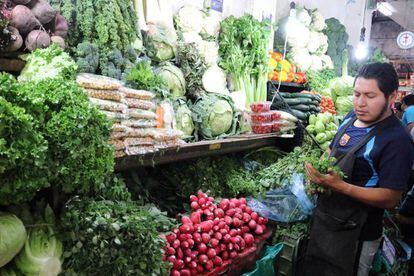 Un mercado de verduras, en la ciudad de Cuernavaca (Morelos). 