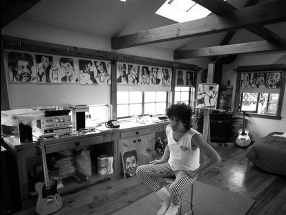 Bob Dylan en su estudio en Malibú (California). |