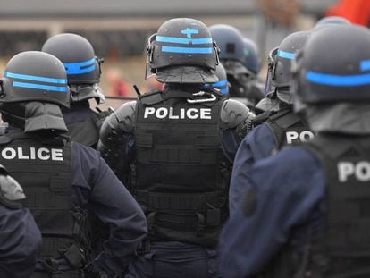 Polic&iacute;as franceses durante una manifestaci&oacute;n el pasado viernes.