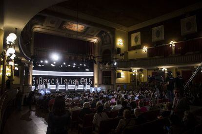 Una imagen del teatro Alian&ccedil;a del Poble Nou durante el debate