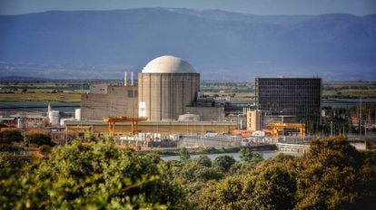 Vista de la central nuclear de Almaraz, en Cáceres.