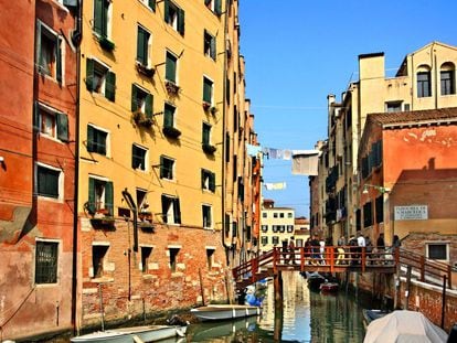 Canal que separa el gueto judío (a la izquierda de la imagen) del resto de Venecia.
