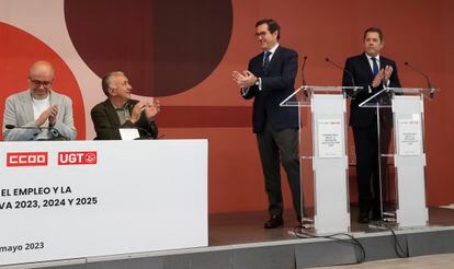 The president of CEPYME, Gerardo Cueva;  the president of the CEOE, Antonio Garamendi;  the general secretary of the CCOO, Unai Sordo, and the general secretary of the UGT, Pepe Álvarez, during the signing of the V Agreement for Employment and Collective Bargaining (AENC), this Wednesday in Madrid.