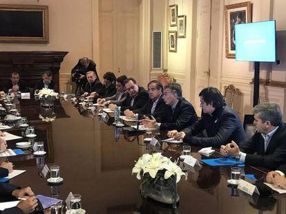 El presidente Mauricio Macri encabeza una reuni&oacute;n con sus ministros en Casa Rosada.