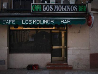 Imagen de un bar cerrado en la localidad de Villacañas, en Toledo