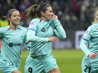 Mariona Caldentey celebra su gol frente al Frankfurt con sus compañeras.