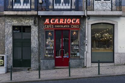 La tienda de caf&eacute; y t&eacute; A Carioca, en Lisboa, uno de los establecimientos incluidos en el programa Lojas com Hist&oacute;ria de la c&aacute;mara municipal lisboeta. 