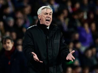 Carlo Ancelotti, durante el Valladolid-Real Madrid de este viernes.