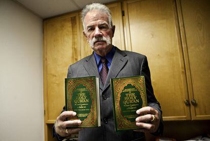 La amenaza de Terry Jones de quemar el Corán ha hecho famosa a su pequeña congregación.