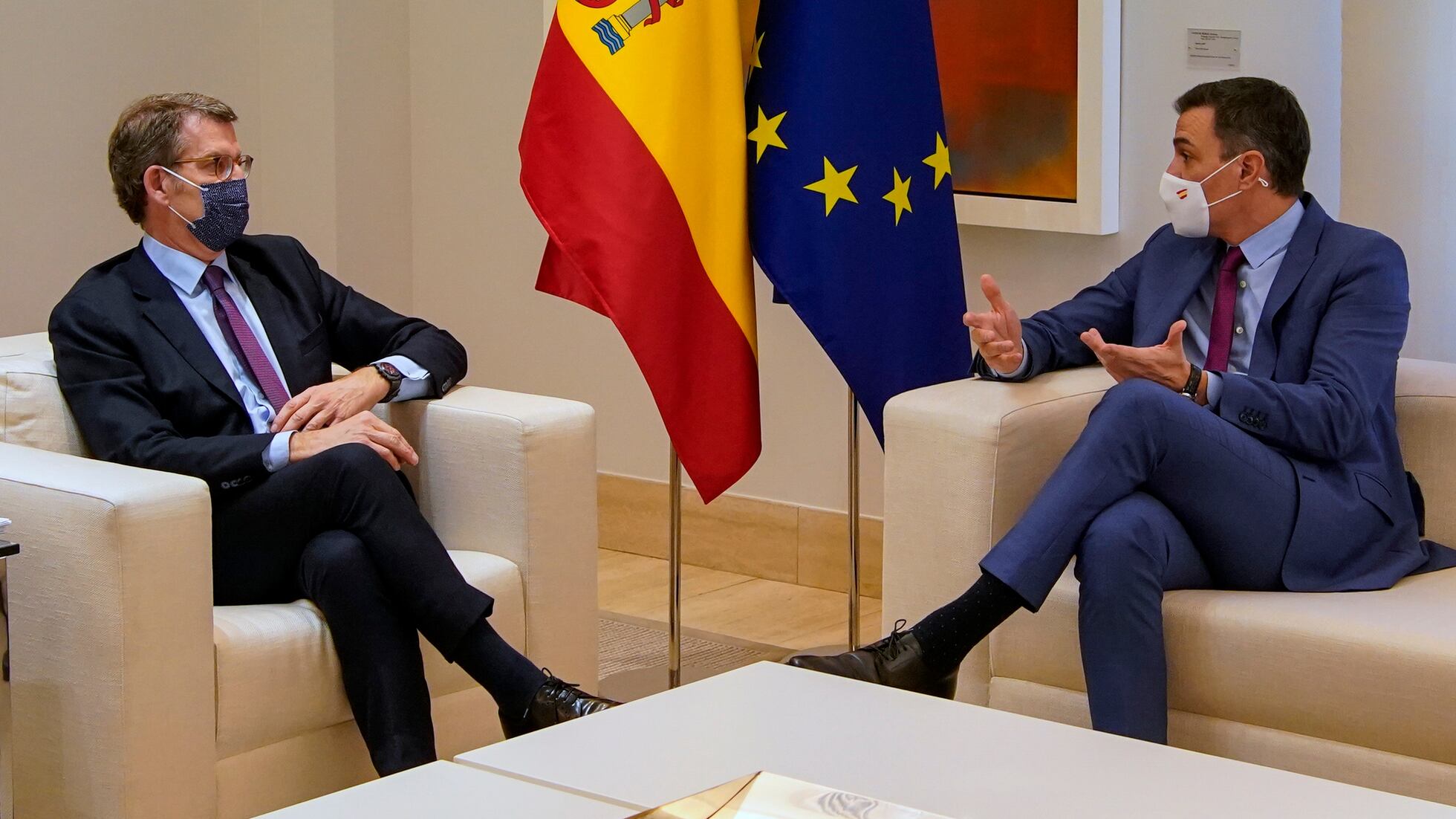 Feijóo y Sánchez inician un tibio deshielo entre el PP y el PSOE ...
