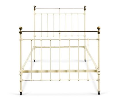 La famosa cama de bronce que Woodward compró en un anticuario de Nueva Orleans.