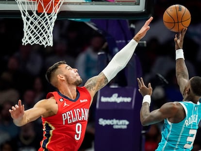 Willy Hernangómez, en el duelo de esta temporada entre Pelicans y Charlotte.