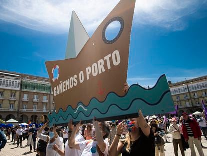Manifestación contra la privatiación de los muelles este domingo en A Coruña.