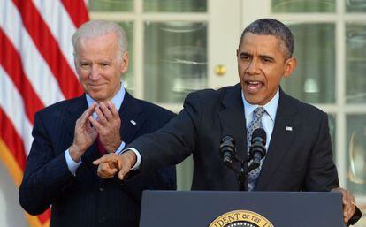 Barack Obama y el vicepresidente Biden durante el discurso sobre los resultados de la reforma sanitaria.