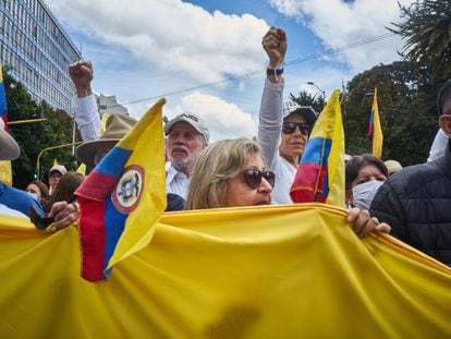 Manifestantes en oposición a las reformas del Gobierno de Gustavo Petro, el 26 de septiembre de 2023 en Bogotá (Colombia).