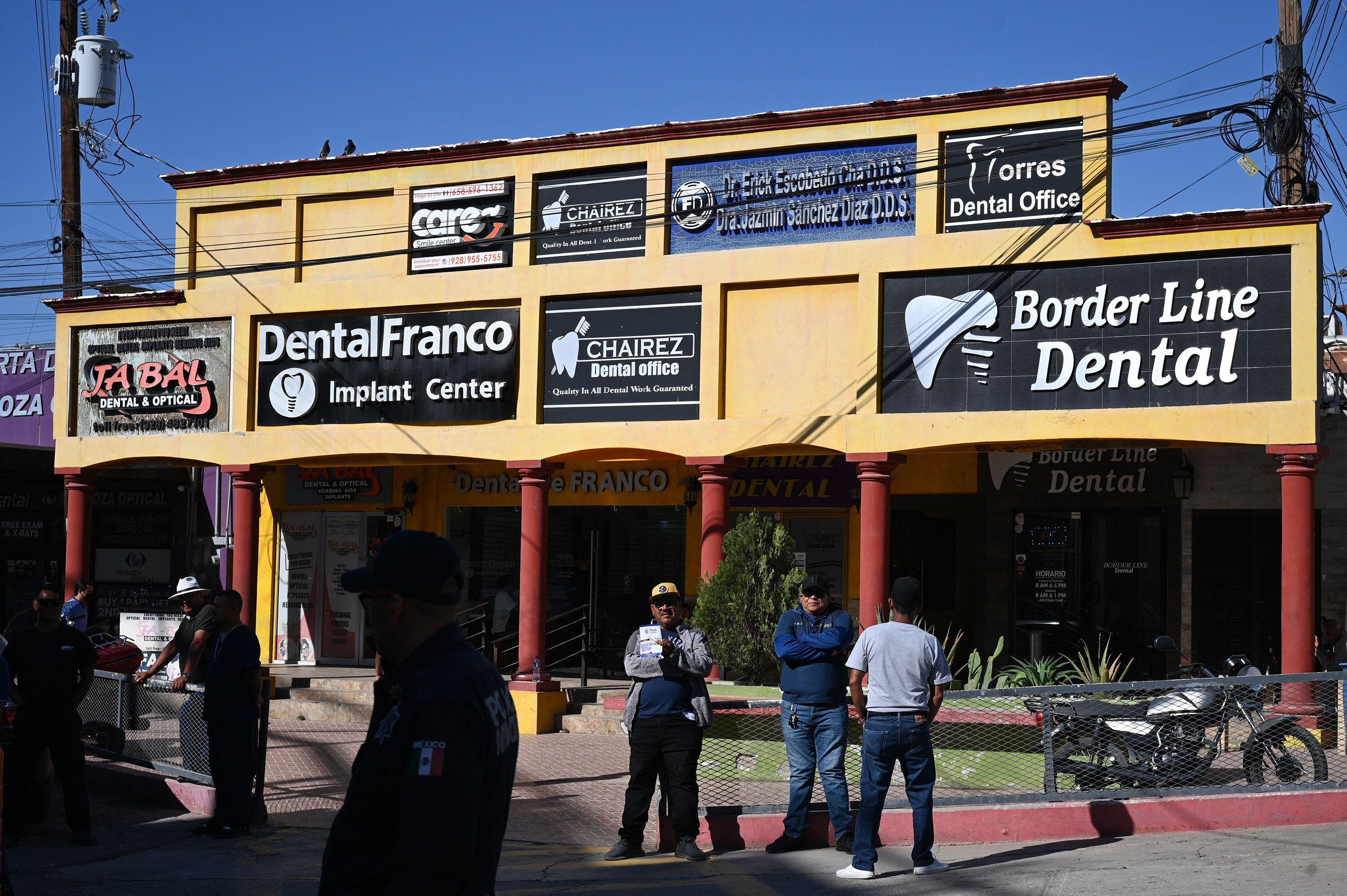 Un anuncio de una clínica dental en Los Algodones, conocido en EE UU como 'Molar City' por la cantidad de expertos dentales cerca de la frontera.