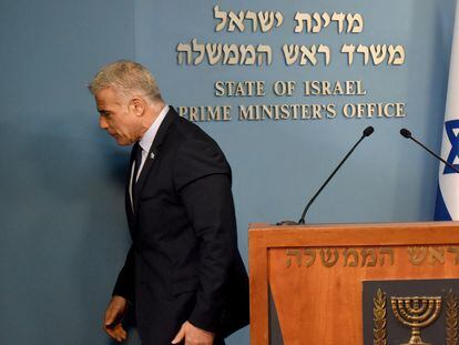 El primer ministro israelí, Yair Lapid, tras su comparecencia ante la prensa extranjera, el miércoles en Jerusalén.