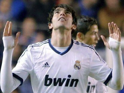Kaká celebra su gol al Deportivo.