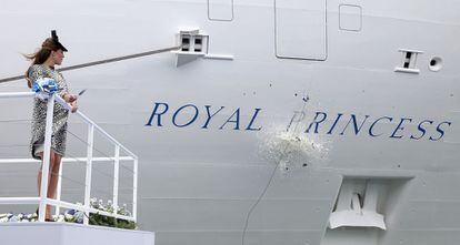 La duquesa de Cambridge ha llegado a los muelles de Southampton, para amadrinar el “bautizo” del nuevo transatlántico de la línea de cruceros Royal Princess, 13 de junio de 2013.