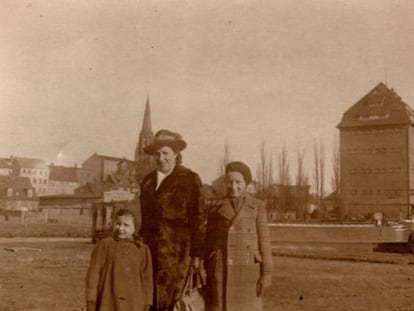 Bärbel Schreiner, amb la seva mare i el seu germà a Demmin el 1944.