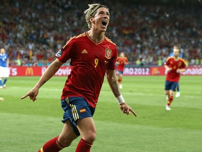 Fernando Torres celebra su gol en el partido de la final de la Eurocopa de fútbol 2012 entre España e Italia que terminó con un contundente 4-0.