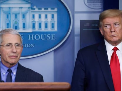 Anthony Fauci, director del Instituto Nacional de Enfermedades Infecciosas de Estados Unidos, el presidente Trump en una foto de archivo. 