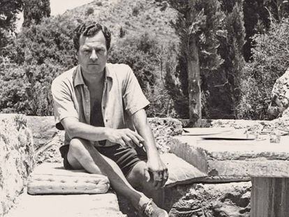 El escritor británico Patrick Leigh Fermor, en su casa en Kardamili, en los años 60.