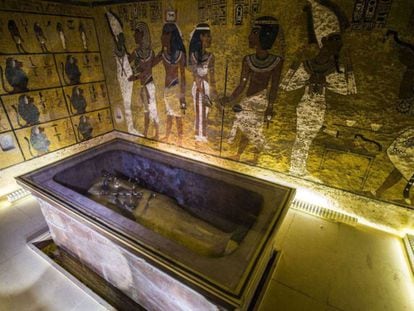 Vista del sarcófago de Tutankamón en Luxor.