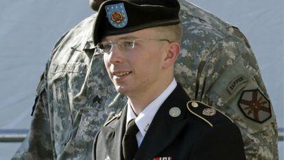 El soldado Bradley Manning antes de comparecer en la audiencia celebrada el pasado verano.