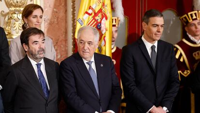 Desde la izquierda, Guilarte, Conde-Pumpido y Sánchez, el miércoles en el Congreso.