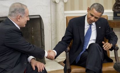 El presidente de EE UU, Barack Obama, saluda al primer ministro israel&iacute;, Benjamin Netanyahu.