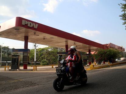 Una estación de servicio cerrada por falta de combustible en San Cristóbal, Táchira.