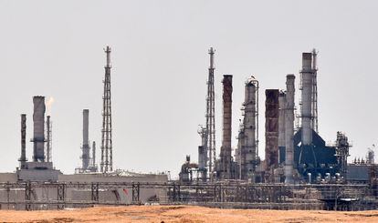 Instalación petrolera de Aramco al sur de la capital saudí, Riad, en una imagen de 2019. 
