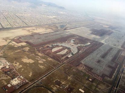 Vista aérea de las obras de construcción del nuevo aeropuerto de la Ciudad de México.