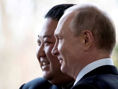 El líder norcoreano, Kim Jong Un, y el presidente ruso, Vladímir Putin, en su reunión en Vladivostok en abril de 2019