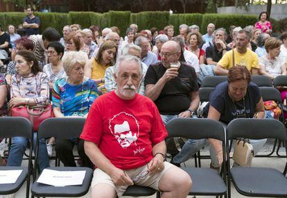 Público asistente al Festival de Fados, minutos antes de su comienzo. En primera fila, el zamorano Chema Devesa.