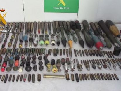 Algunas de las armas incautadas por la Guardia Civil.