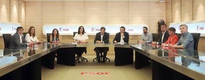 Reunió de la comissió gestora del PSOE, presidida per Javier Fernández.