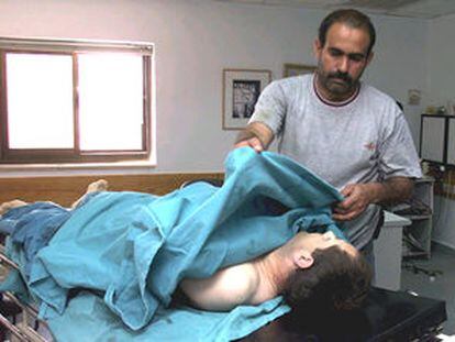 Cadáver del periodista italiano asesinado en Ramala, Raffaele Ciriello.