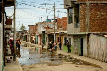 Tres semanas después de las inundaciones, las localidades en el departamento de Piura (Perú) aún están anegadas.