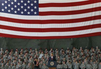 Obama se dirige a las tropas en Fort Bragg.