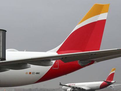 Dos aviones de Iberia en tierra