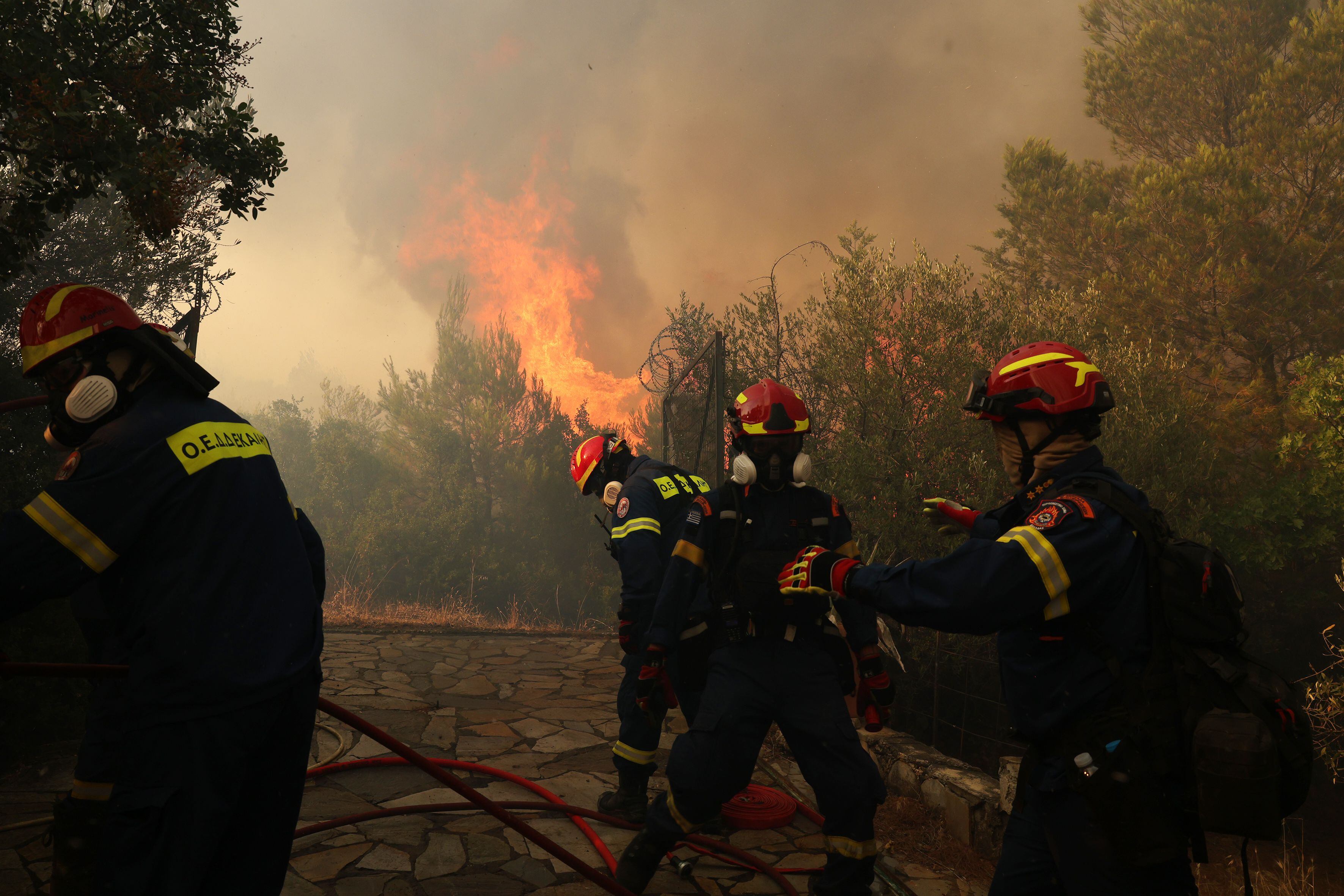 Grecia vuelve a arder: el Gobierno recurre al Ejército para ayudar a unos bomberos sobrepasados