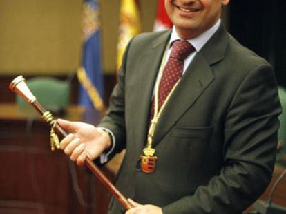 Daniel Ortiz, cuando tomó posesión de la alcaldía de Móstoles, en 2012.