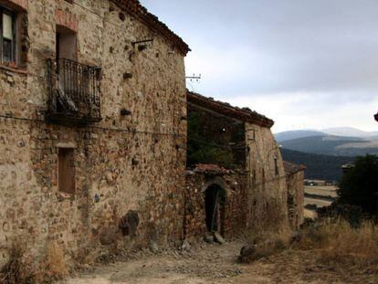 Sarnago, pueblo deshabitado de Soria en la sierra de Alcarama. 